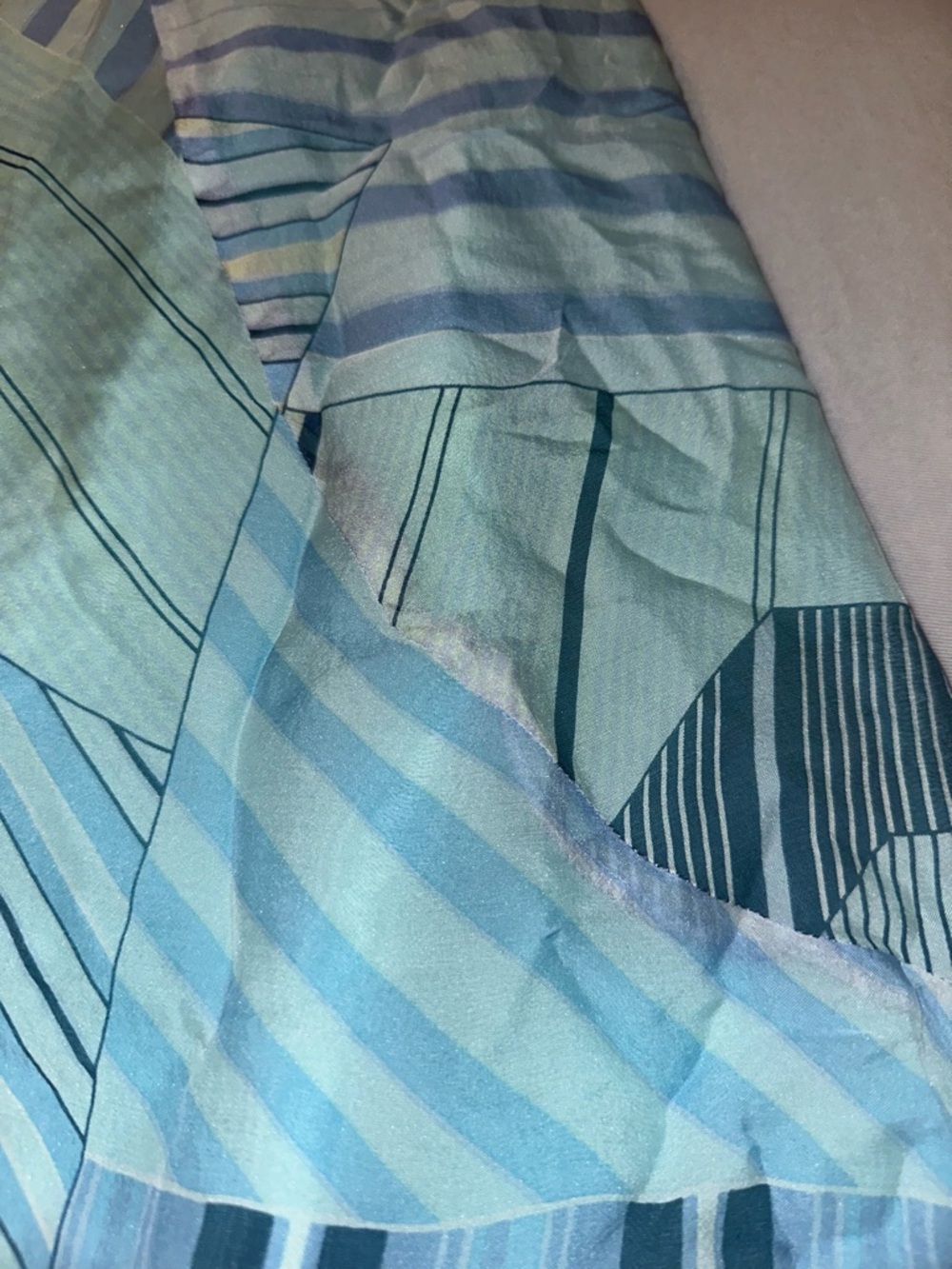 Dana Buchman classic silk lined size 10 flounce slightly asymmetrical - Picture 2 of 9